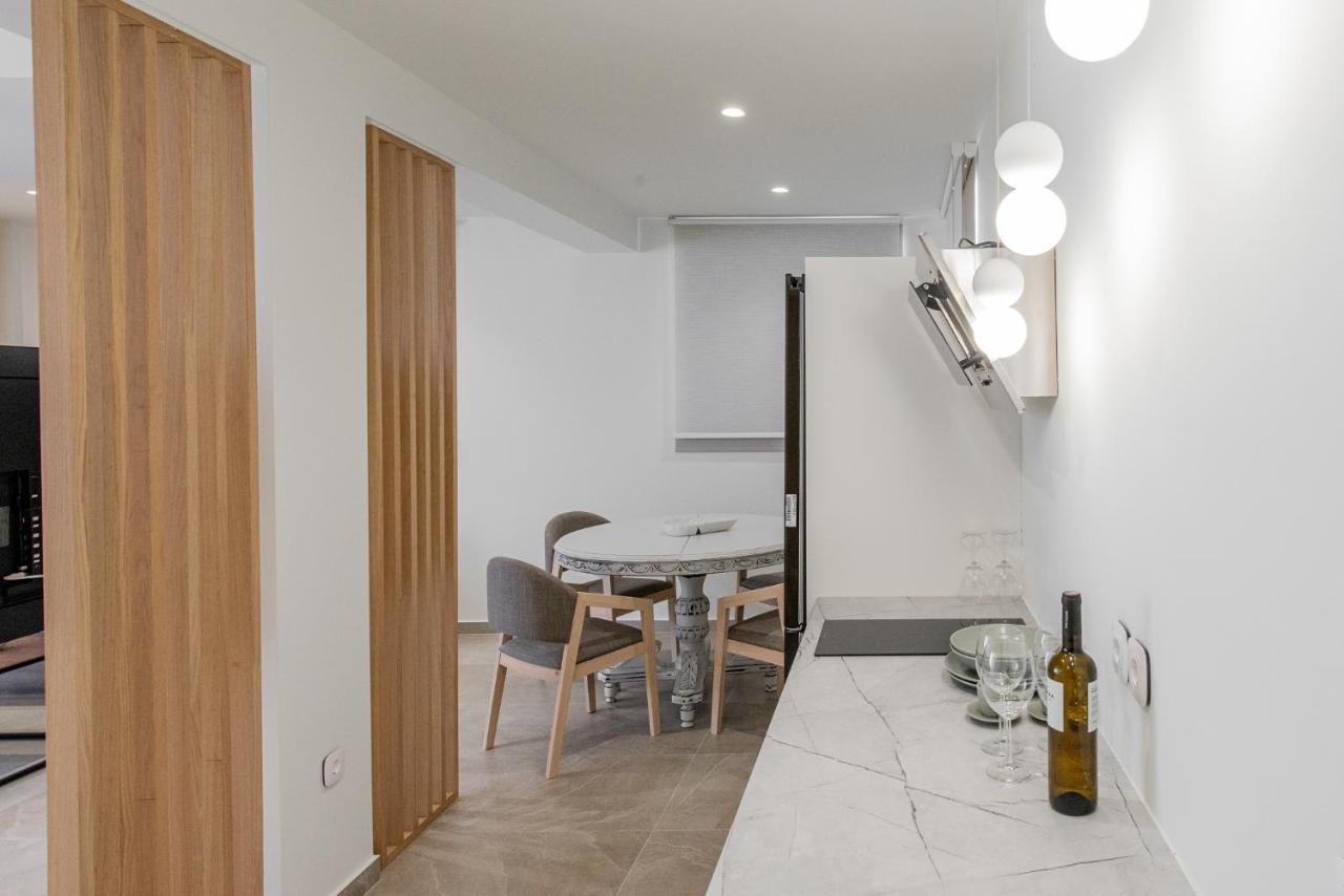 Gemela Allstarboutique In A Appartement *